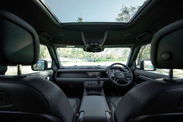 2021 Land Rover Defender 110 D300 X-Dynamic SE L663