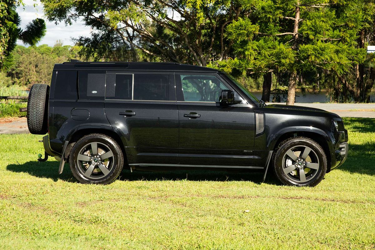 2021 Land Rover Defender 110 D300 X-Dynamic SE L663