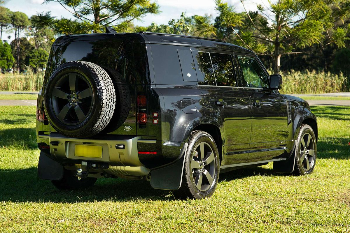 2021 Land Rover Defender 110 D300 X-Dynamic SE L663