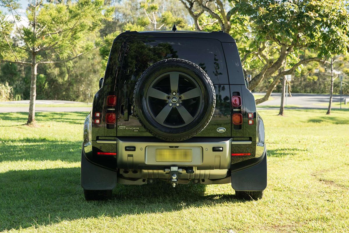2021 Land Rover Defender 110 D300 X-Dynamic SE L663
