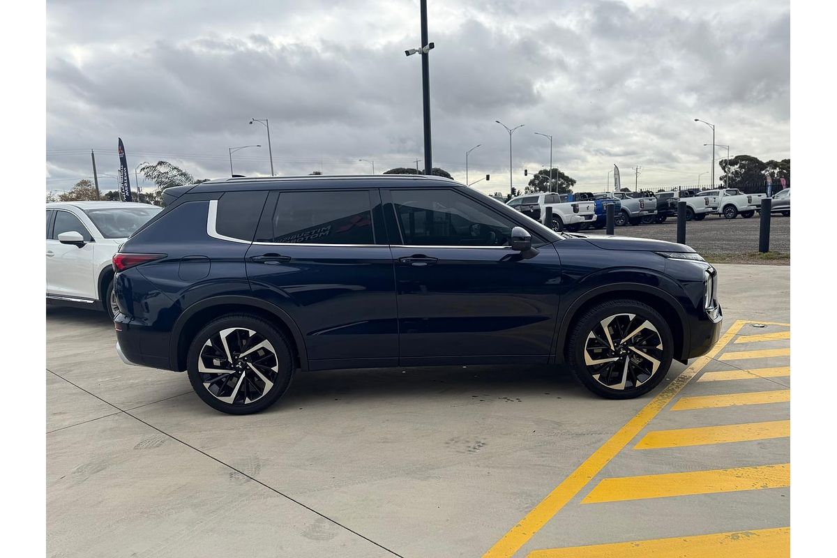 2024 Mitsubishi Outlander Exceed ZM