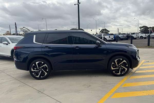 2024 Mitsubishi Outlander Exceed ZM
