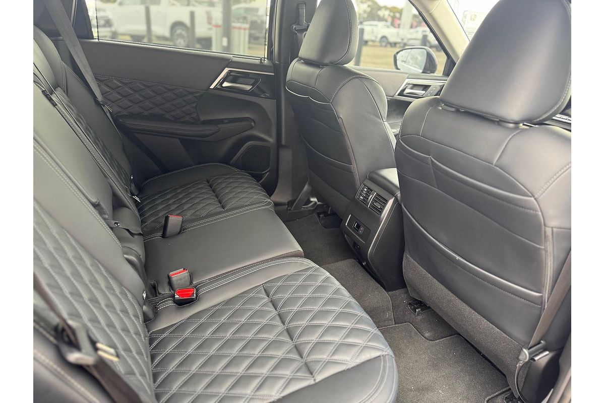 2024 Mitsubishi Outlander Exceed ZM