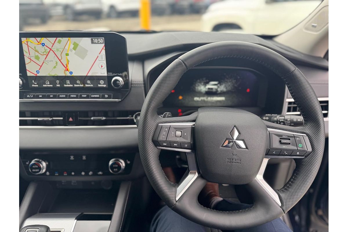 2024 Mitsubishi Outlander Exceed ZM