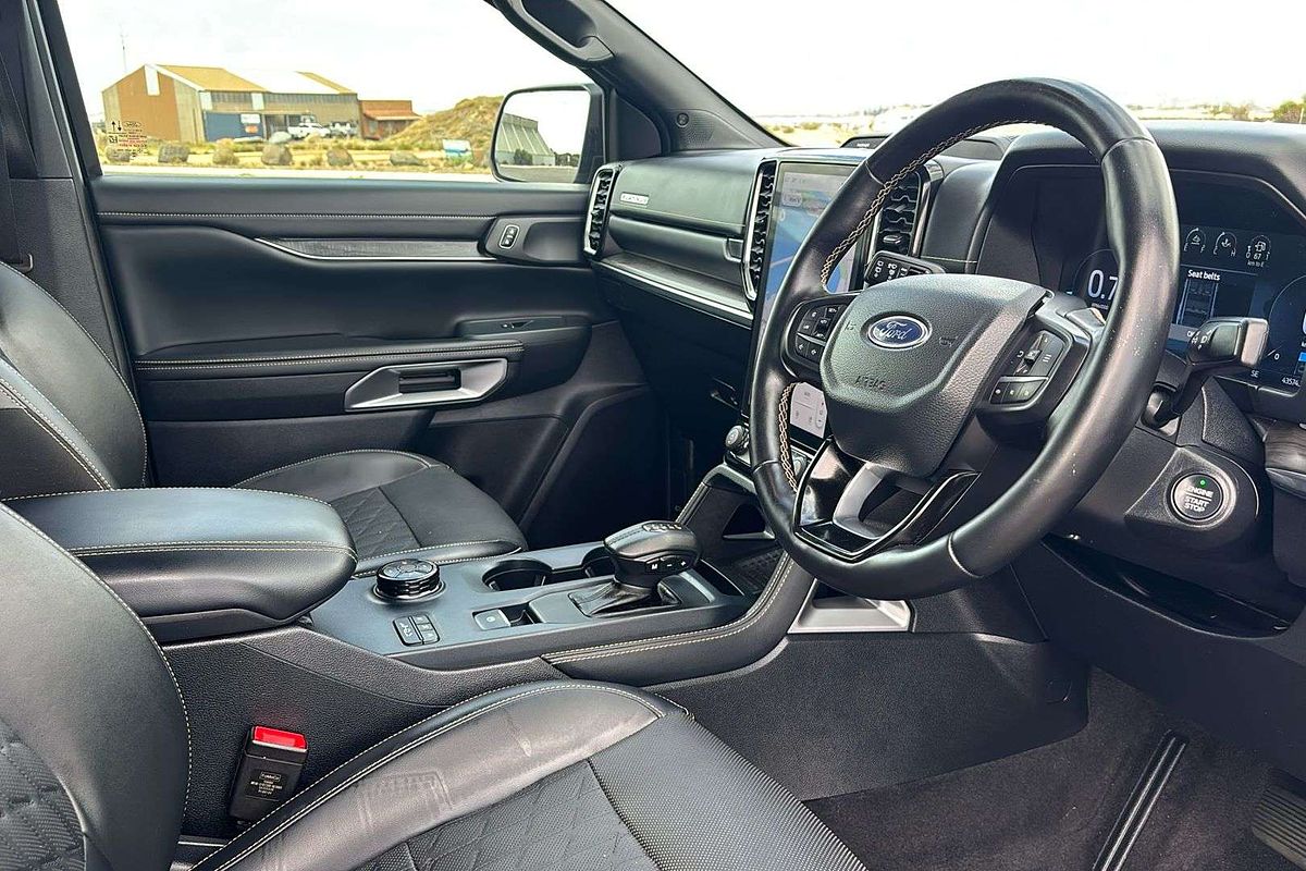2024 Ford Everest Platinum