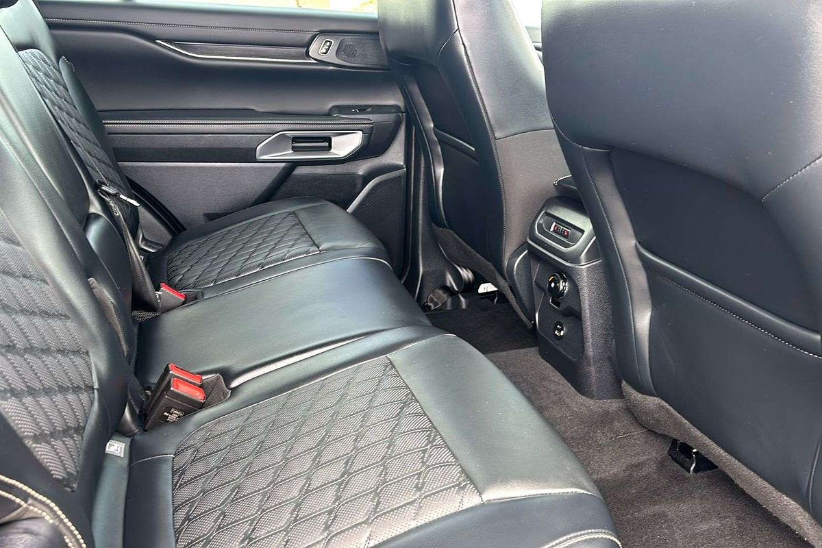 2024 Ford Everest Platinum