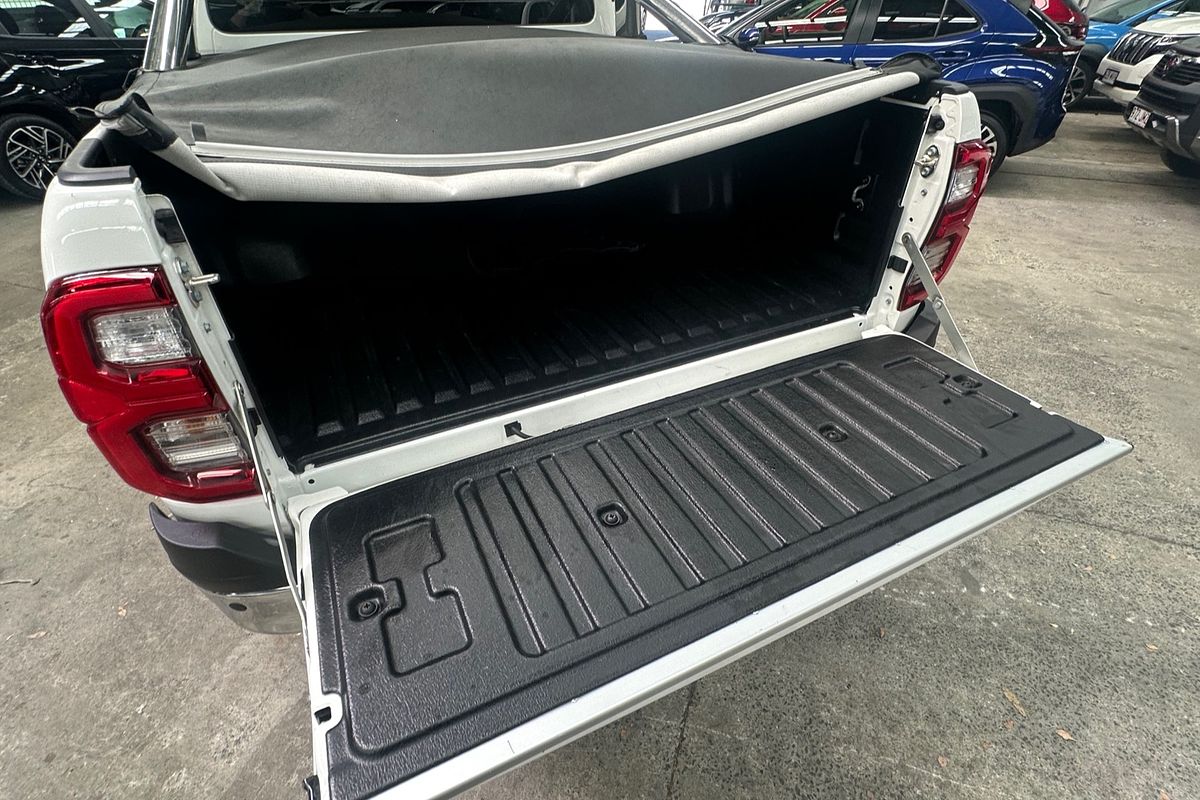2023 Toyota Hilux SR5 GUN126R