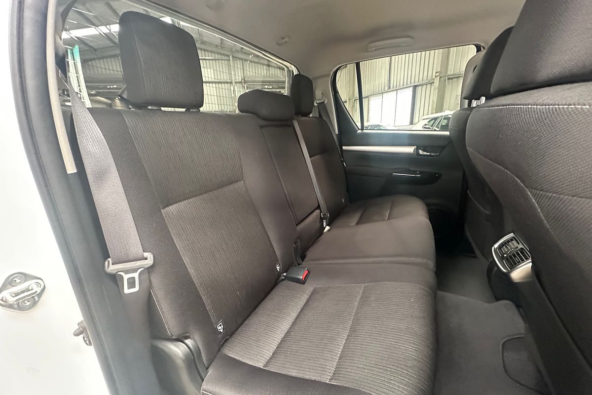 2023 Toyota Hilux SR5 GUN126R