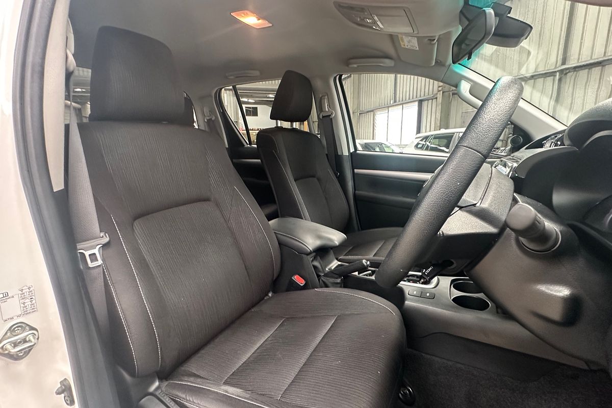 2023 Toyota Hilux SR5 GUN126R