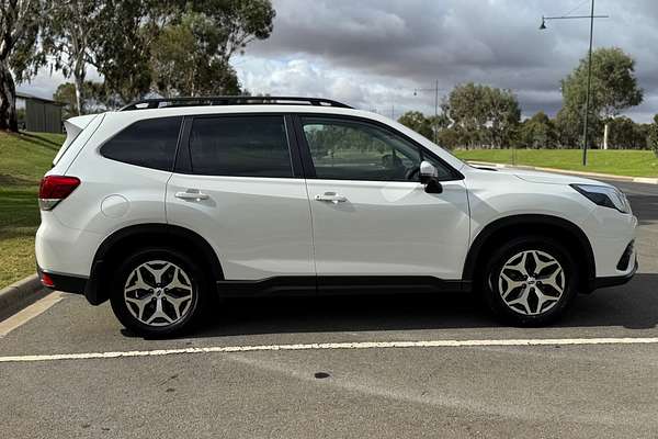 2023 Subaru Forester 2.5i S5