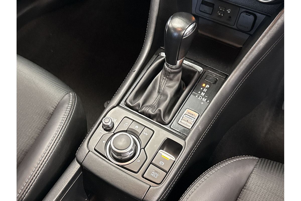 2022 Mazda CX-3 sTouring DK