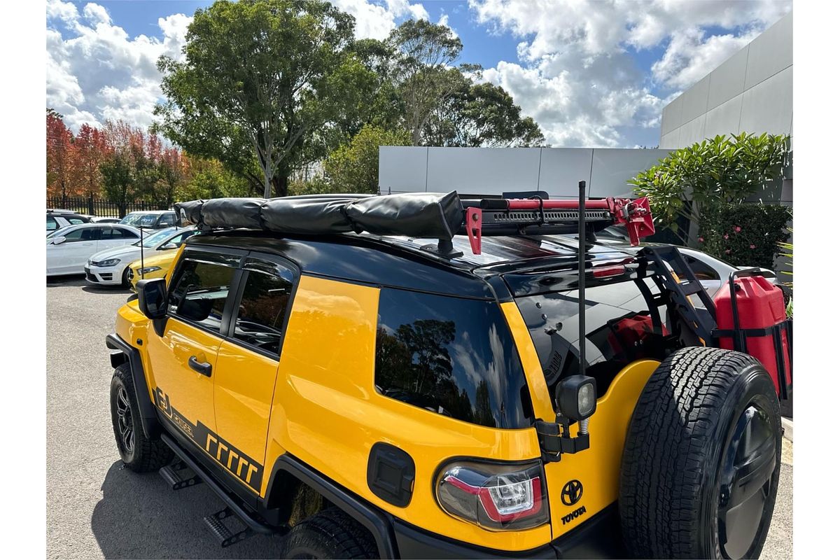 2011 Toyota FJ Cruiser GSJ15R