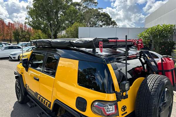 2011 Toyota FJ Cruiser GSJ15R
