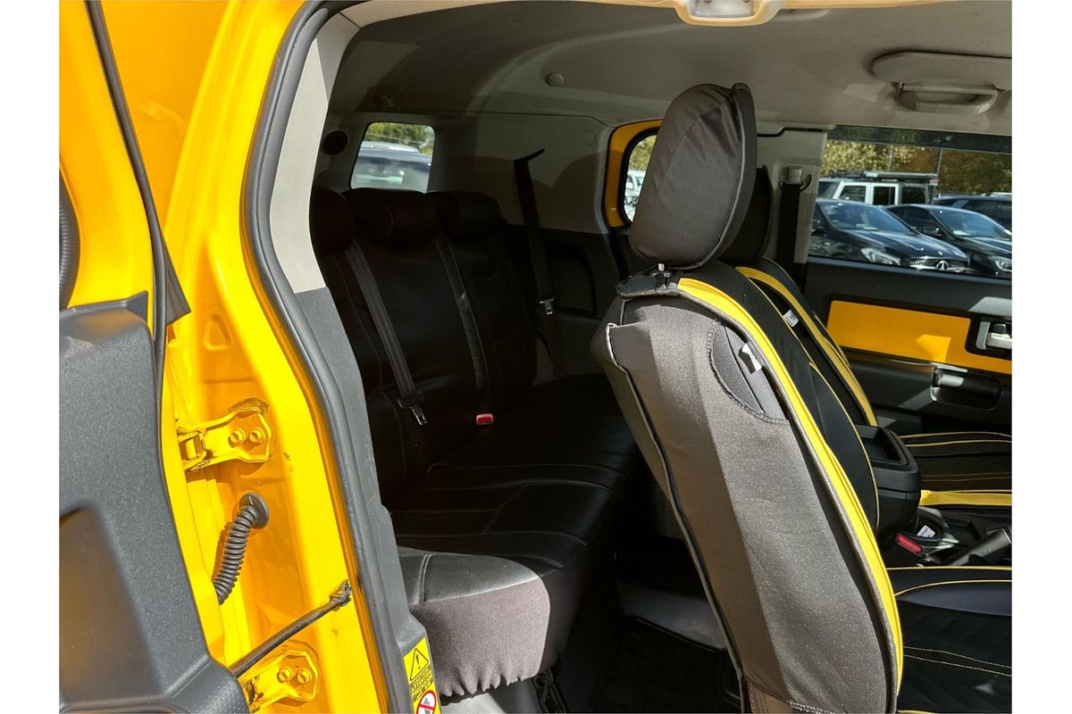 2011 Toyota FJ Cruiser GSJ15R