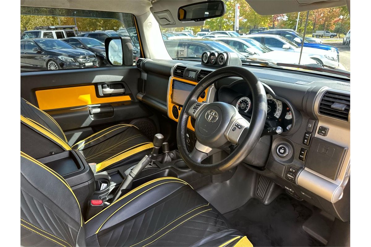 2011 Toyota FJ Cruiser GSJ15R