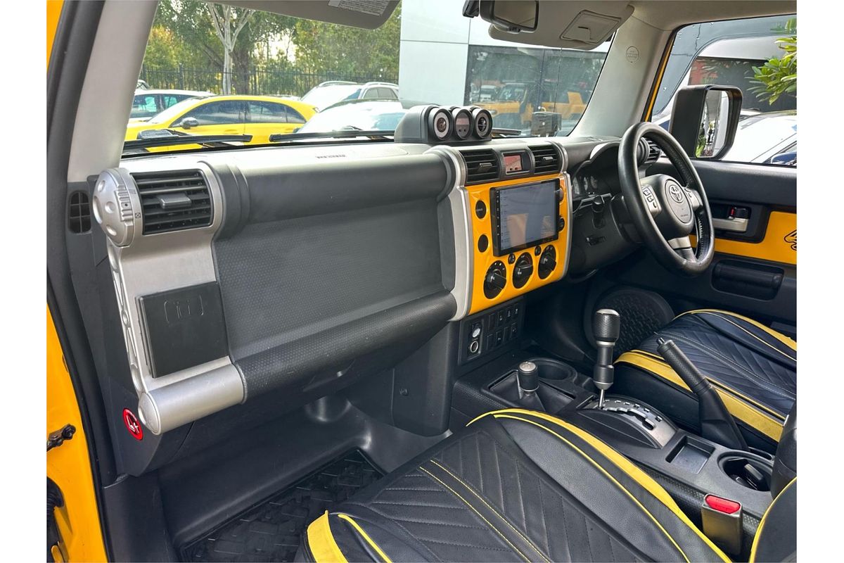 2011 Toyota FJ Cruiser GSJ15R