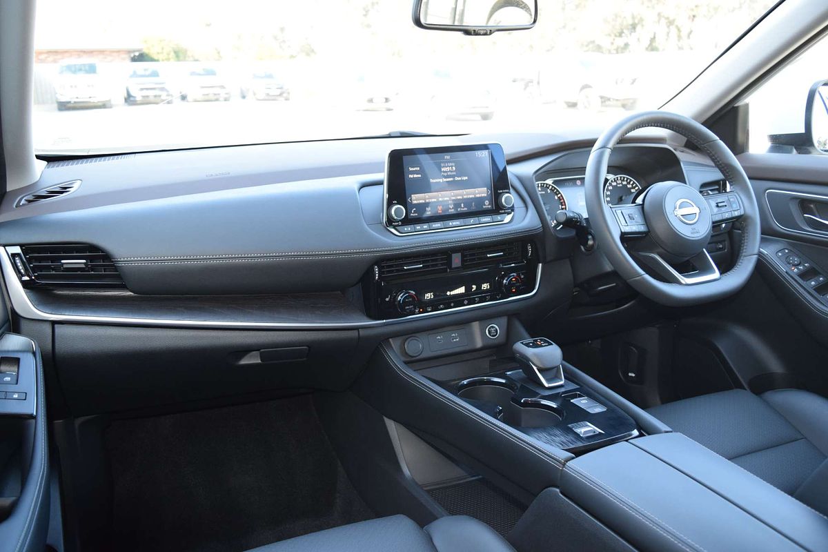 2023 Nissan X-TRAIL ST-L T33