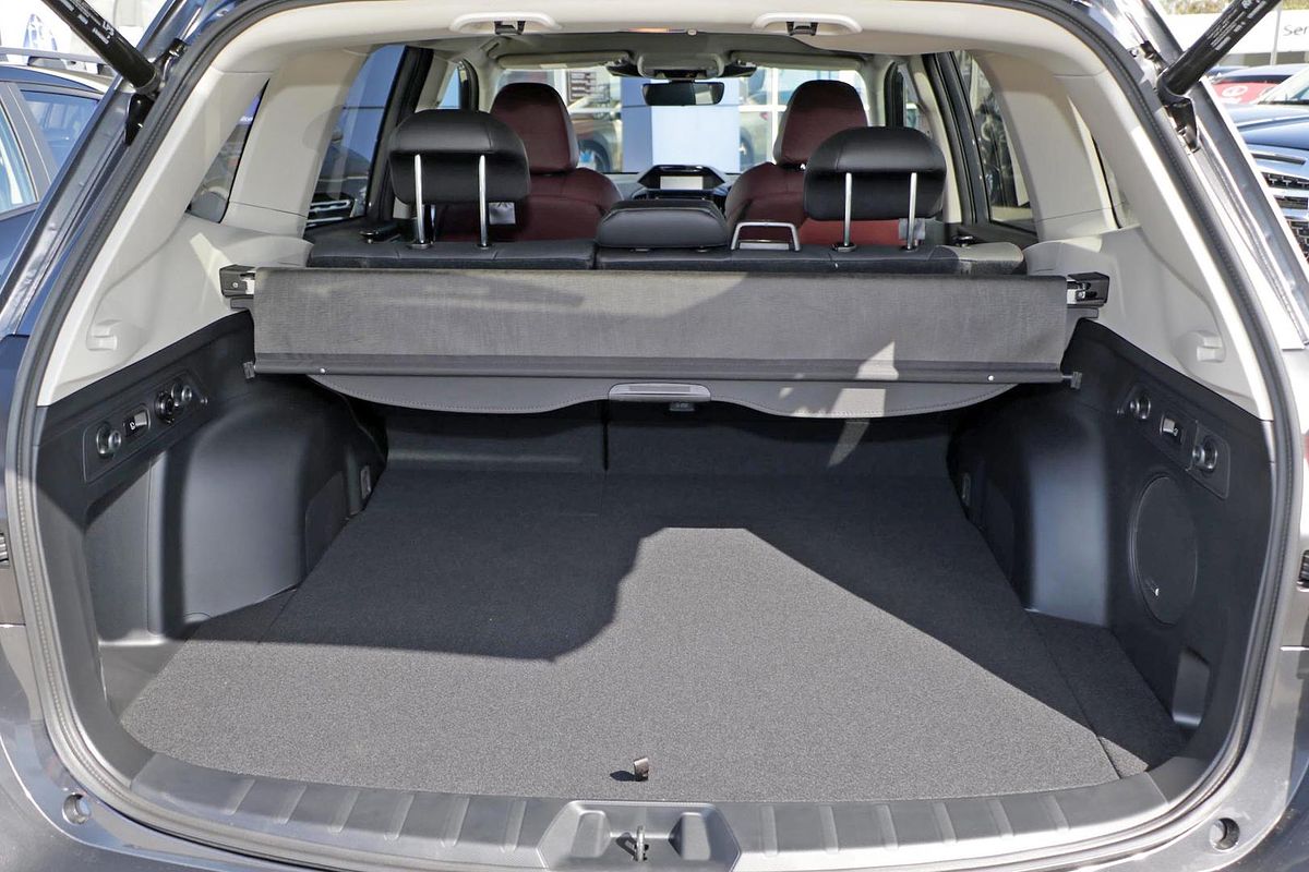 2025 Subaru Forester STI Sport S5