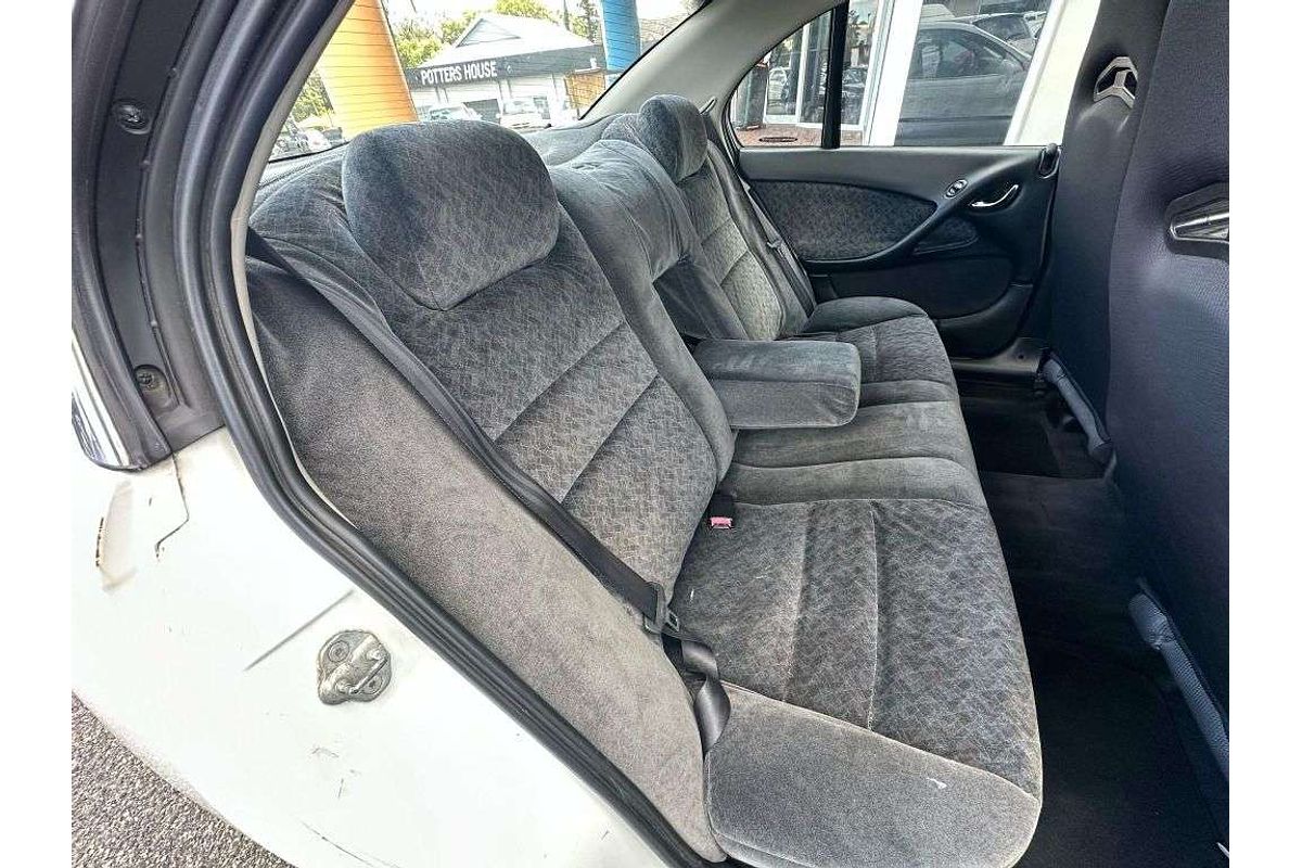2001 Holden Calais  VX
