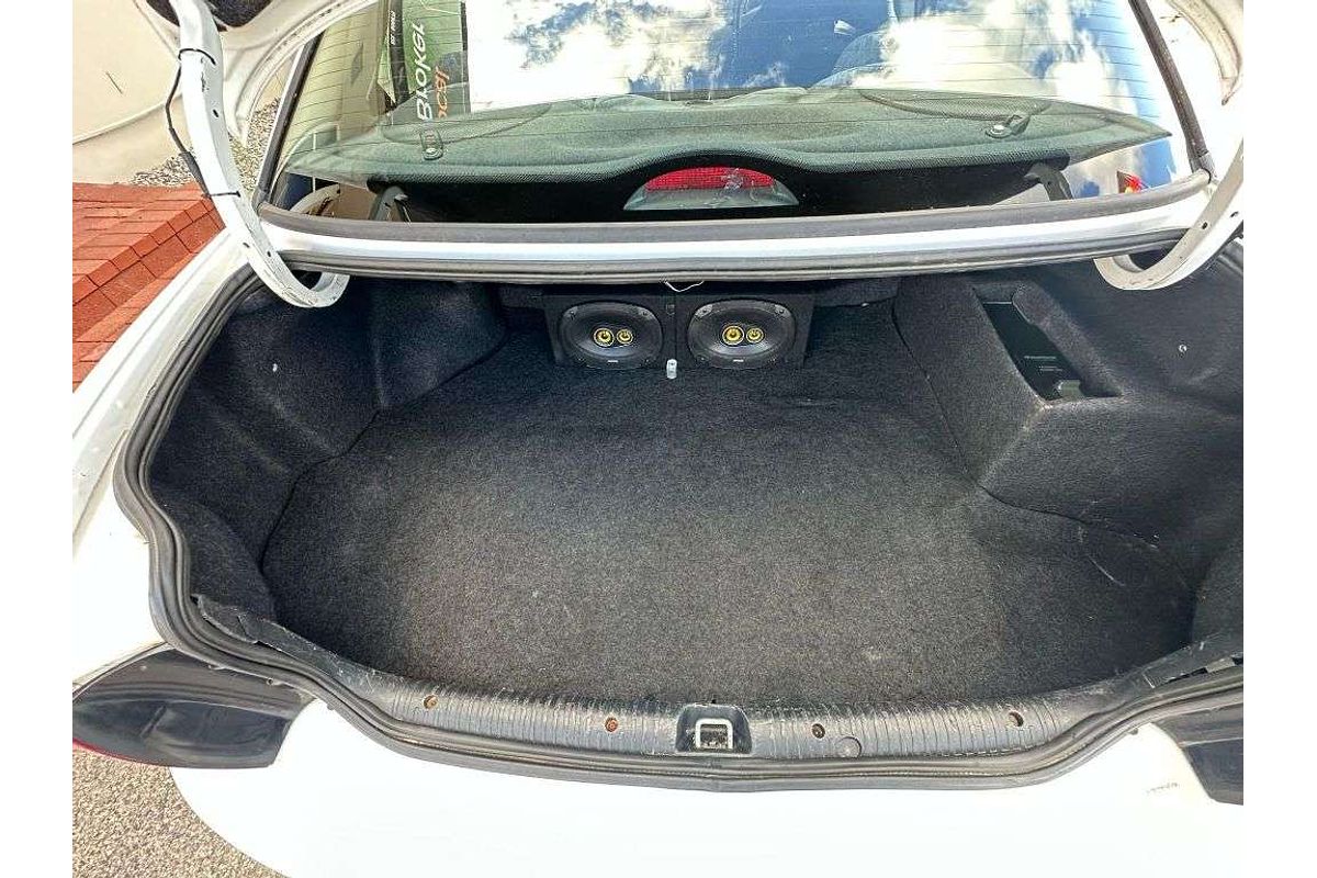 2001 Holden Calais  VX
