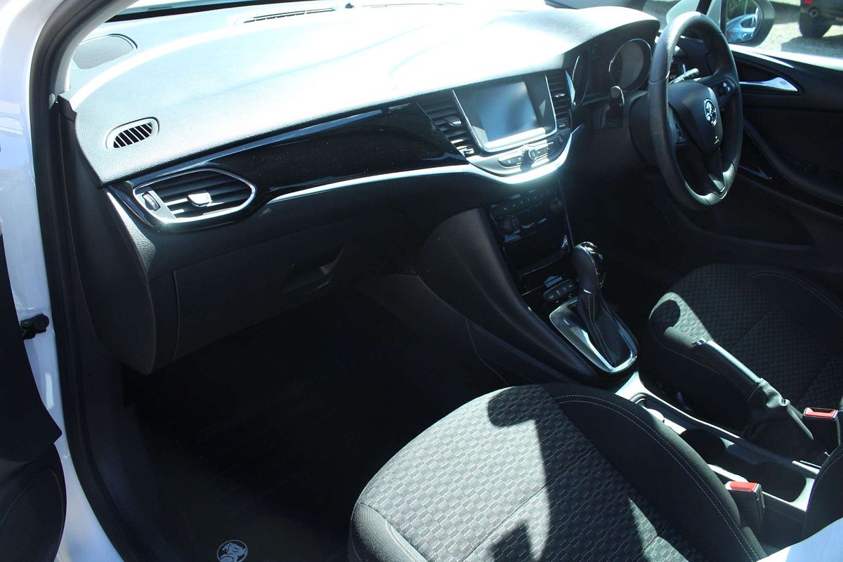 2016 Holden Astra R BK