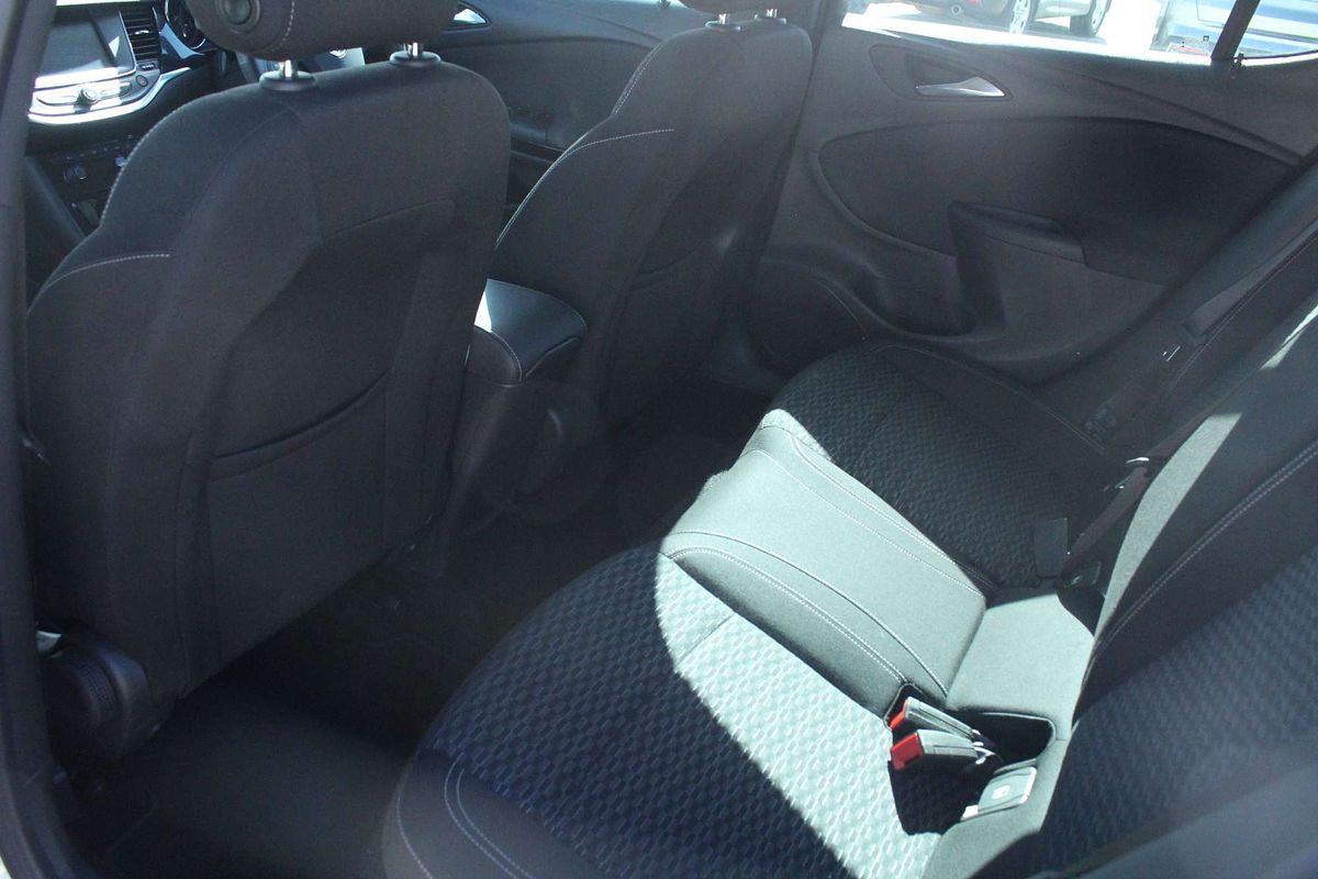 2016 Holden Astra R BK