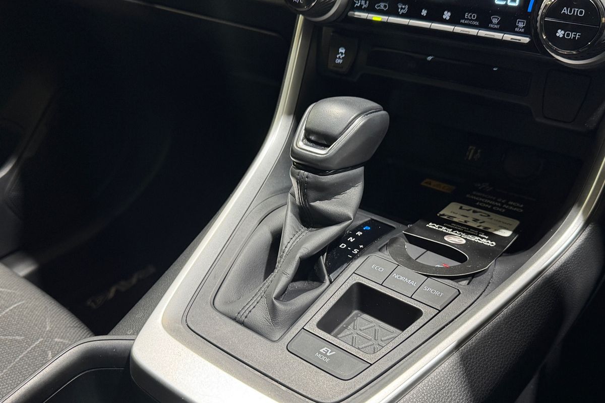 2024 Toyota RAV4 GXL AXAH52R