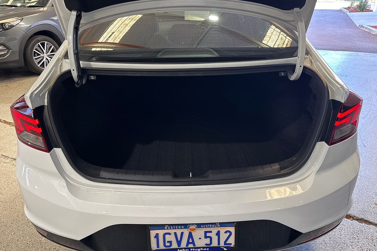 2019 Hyundai Elantra Go AD.2
