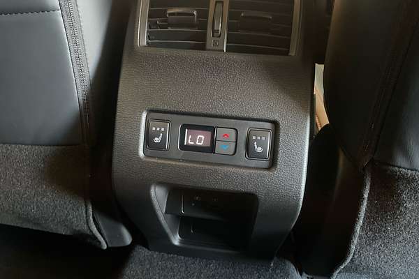 2024 Mitsubishi Outlander Exceed Tourer ZM