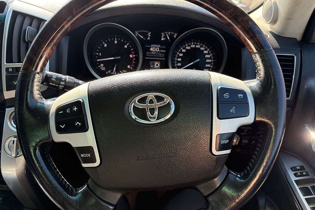 2012 Toyota Landcruiser Sahara VDJ200R