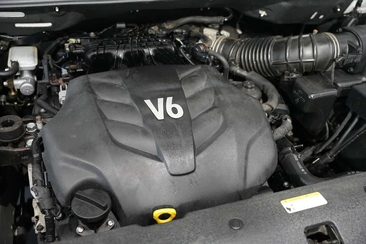 2012 Kia Grand Carnival Si VQ