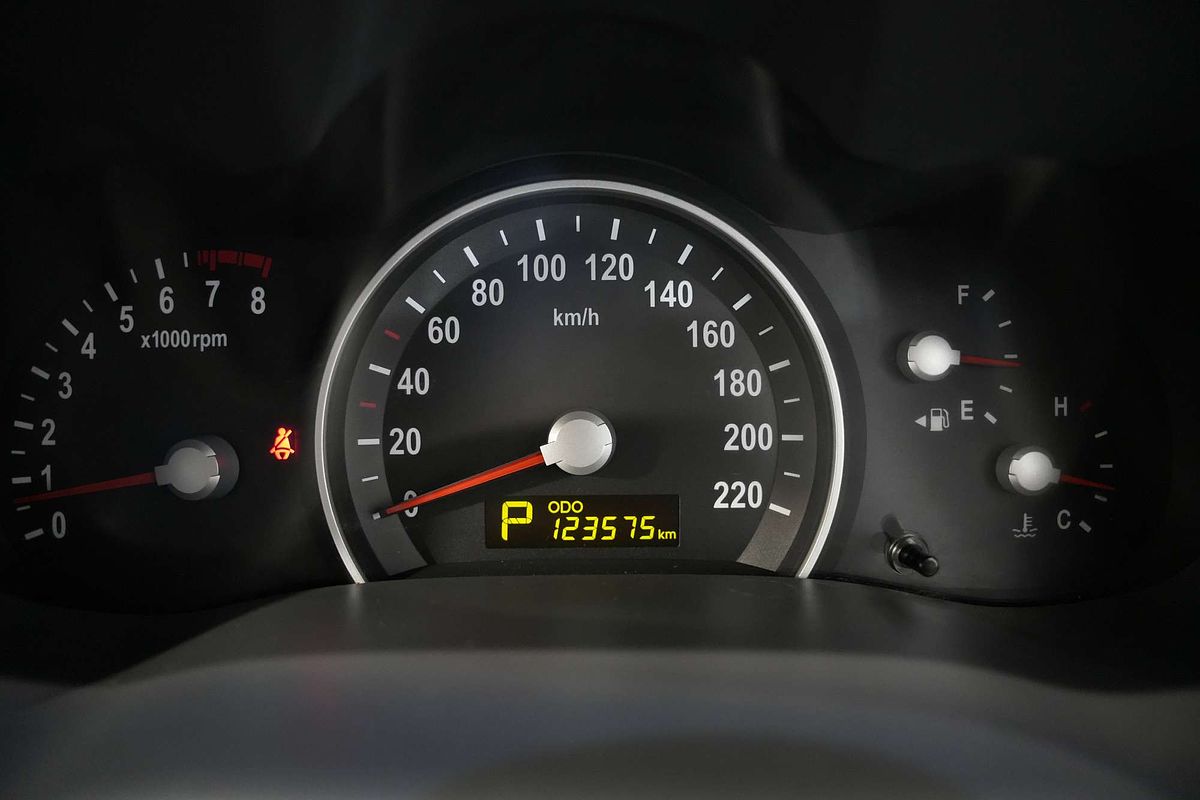 2012 Kia Grand Carnival Si VQ