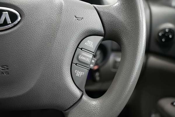 2012 Kia Grand Carnival Si VQ
