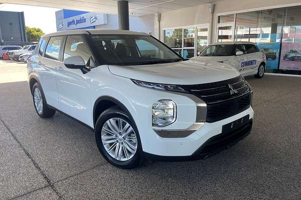 2024 Mitsubishi Outlander ES ZM