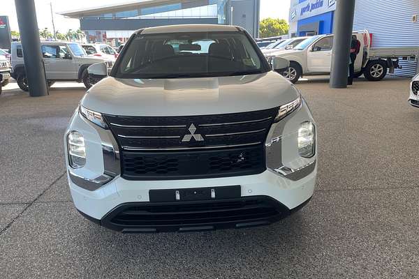2024 Mitsubishi Outlander ES ZM