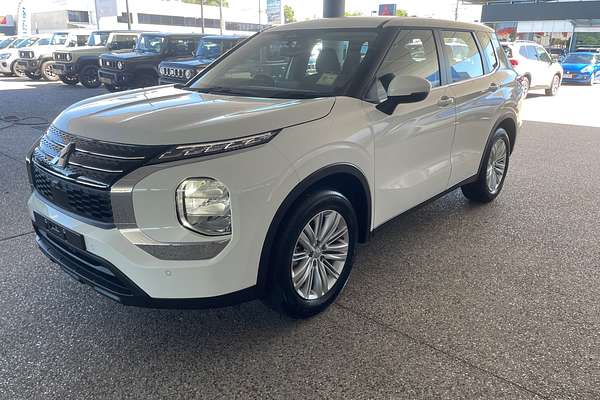 2024 Mitsubishi Outlander ES ZM