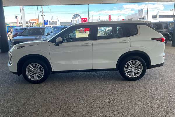 2024 Mitsubishi Outlander ES ZM