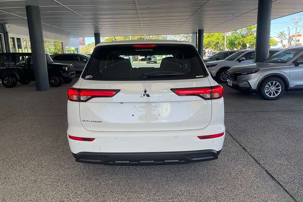 2024 Mitsubishi Outlander ES ZM