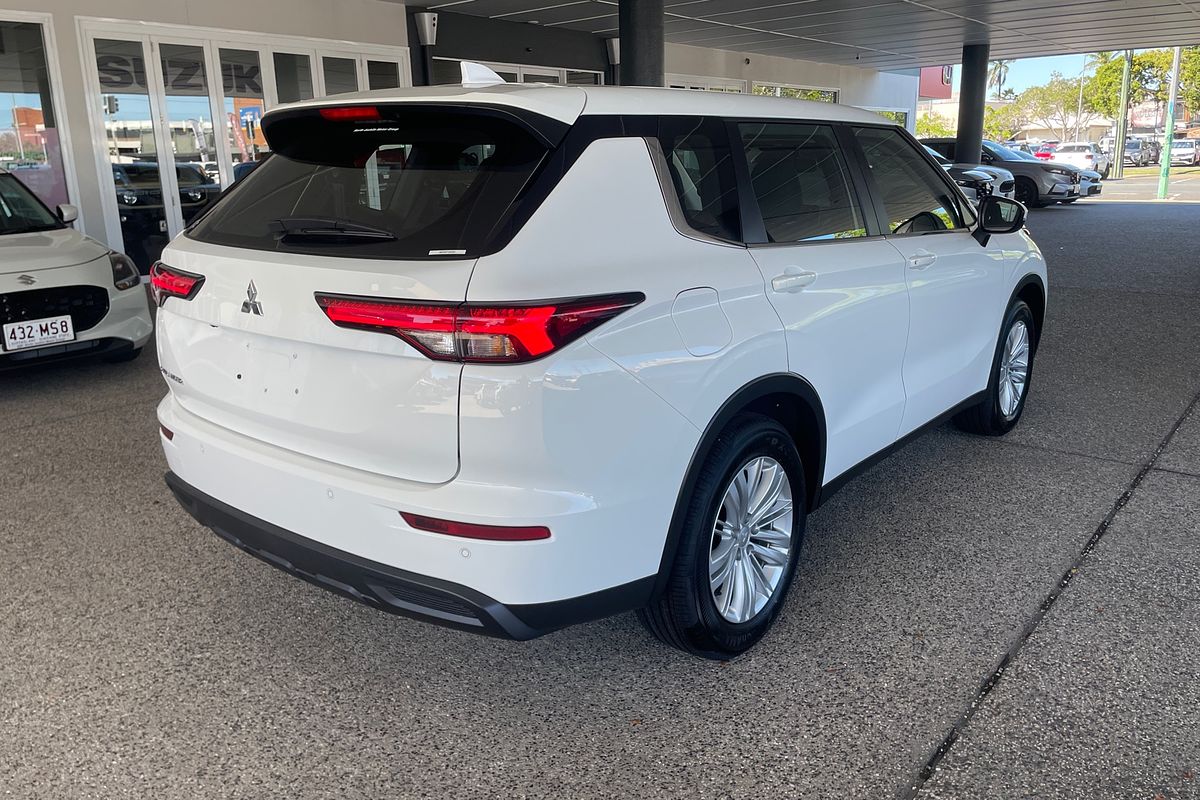 2024 Mitsubishi Outlander ES ZM