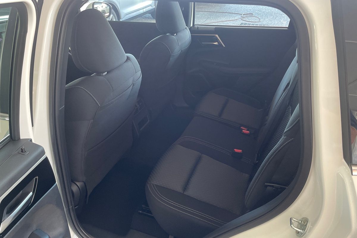 2024 Mitsubishi Outlander ES ZM