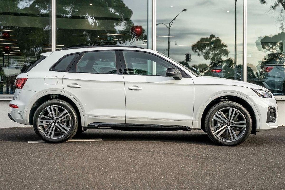 2024 Audi Q5 45 TFSI Sport FY