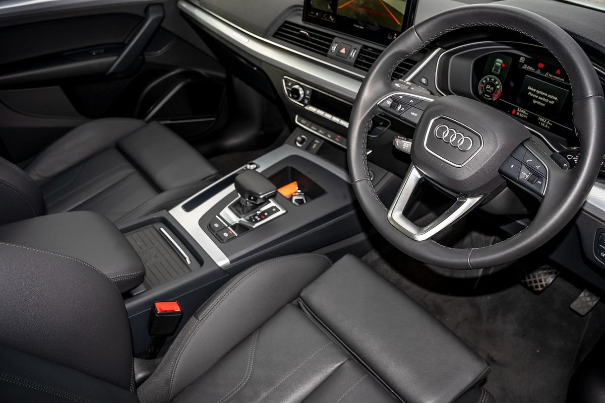 2024 Audi Q5 45 TFSI Sport FY