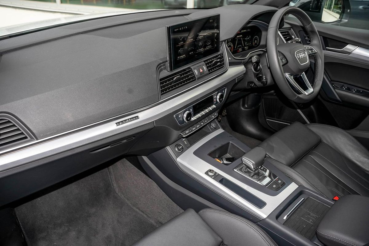 2024 Audi Q5 45 TFSI Sport FY