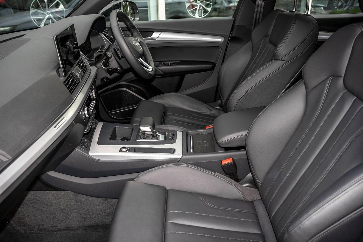 2024 Audi Q5 45 TFSI Sport FY