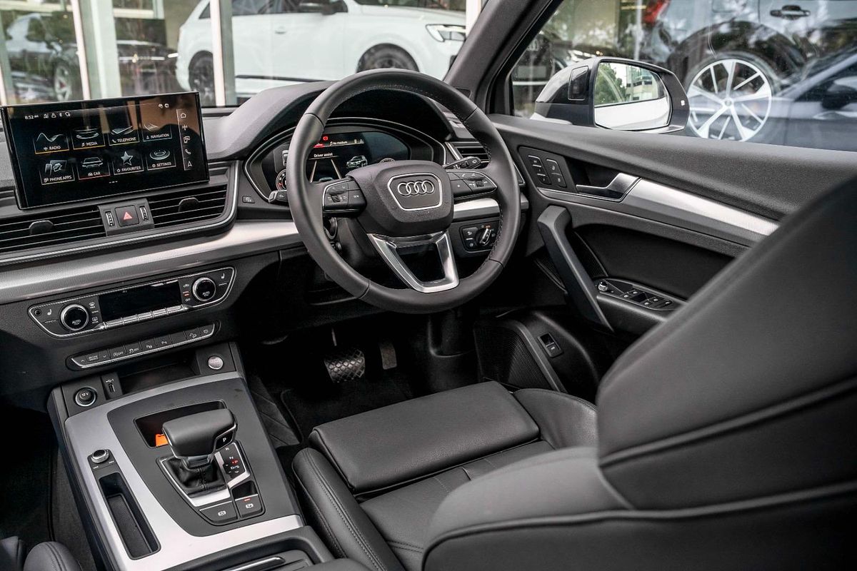 2024 Audi Q5 45 TFSI Sport FY