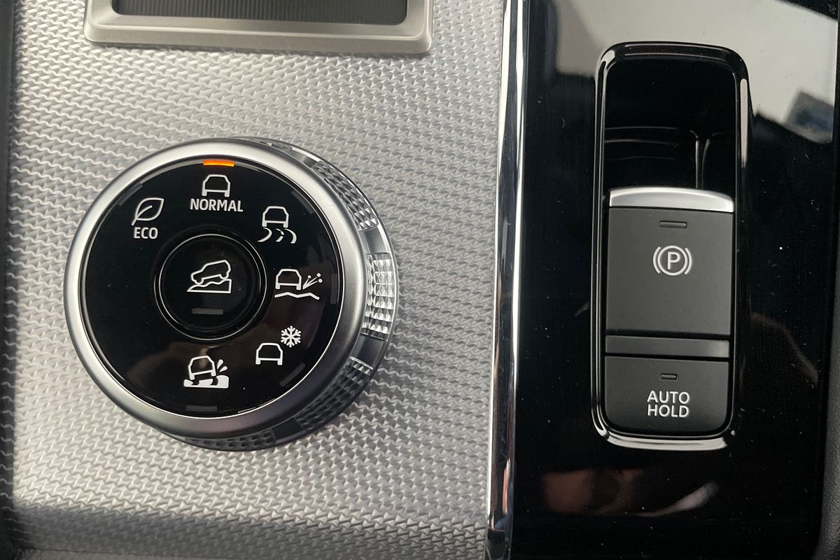 2024 Mitsubishi Outlander Exceed Tourer ZM