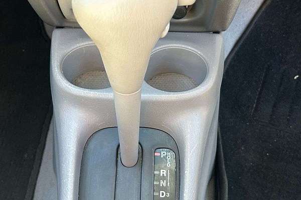 2001 Mazda 121 Shades Metro DW Series 2