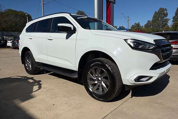 2022 Isuzu MU-X LS-U