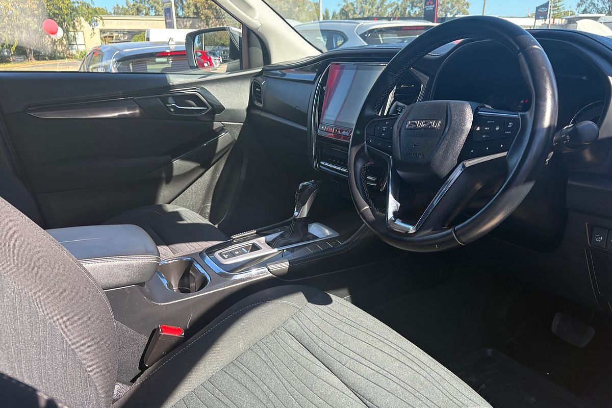 2022 Isuzu MU-X LS-U