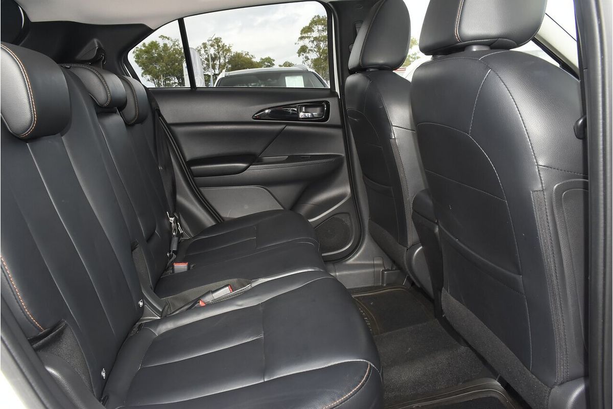 2017 Mitsubishi Eclipse Cross Exceed YA